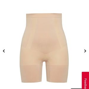 OnCore High-Waisted Mid-Thigh Short size small